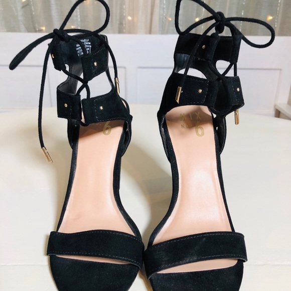 Black Sandals with Block Heel - Picture 4 of 7